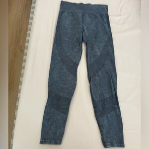 Pink Victoria’s Secret Seamless Leggings Size Medium in Marled Grey